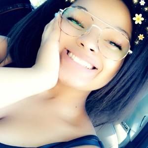 Meet your Posher, Tia